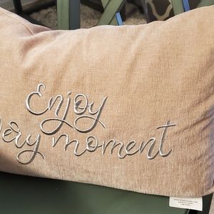 Accent pillow